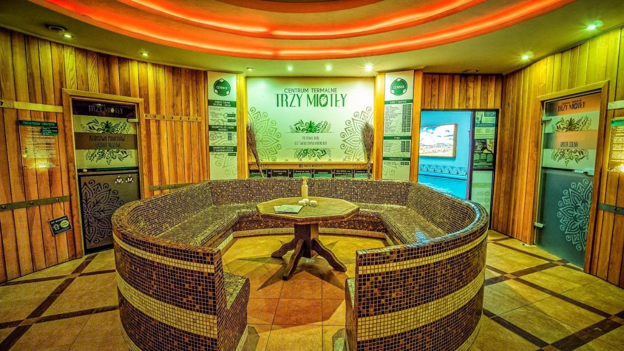 Hotel Senator Konferencje & Spa スタラホビツェ エクステリア 写真