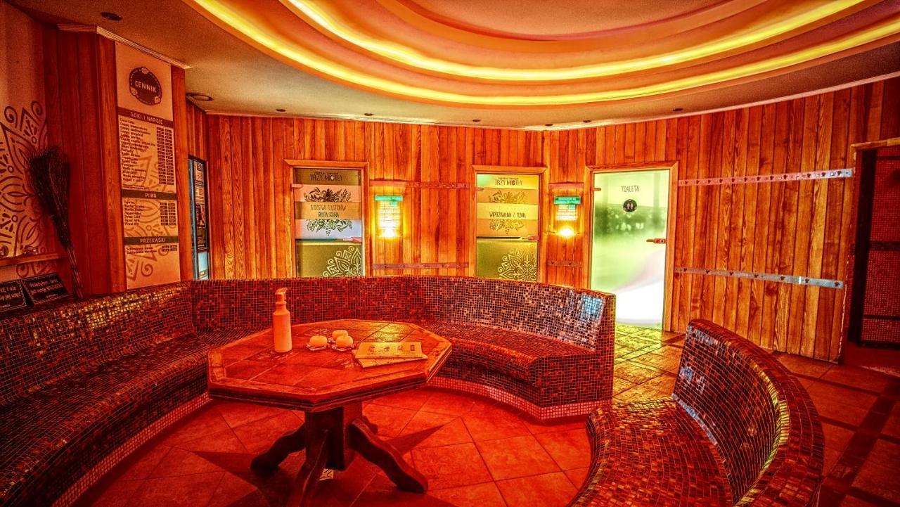 Hotel Senator Konferencje & Spa スタラホビツェ エクステリア 写真
