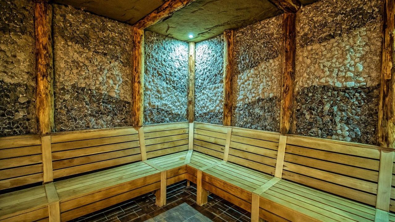 Hotel Senator Konferencje & Spa スタラホビツェ エクステリア 写真