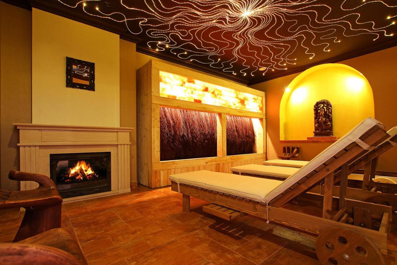 Hotel Senator Konferencje & Spa スタラホビツェ エクステリア 写真