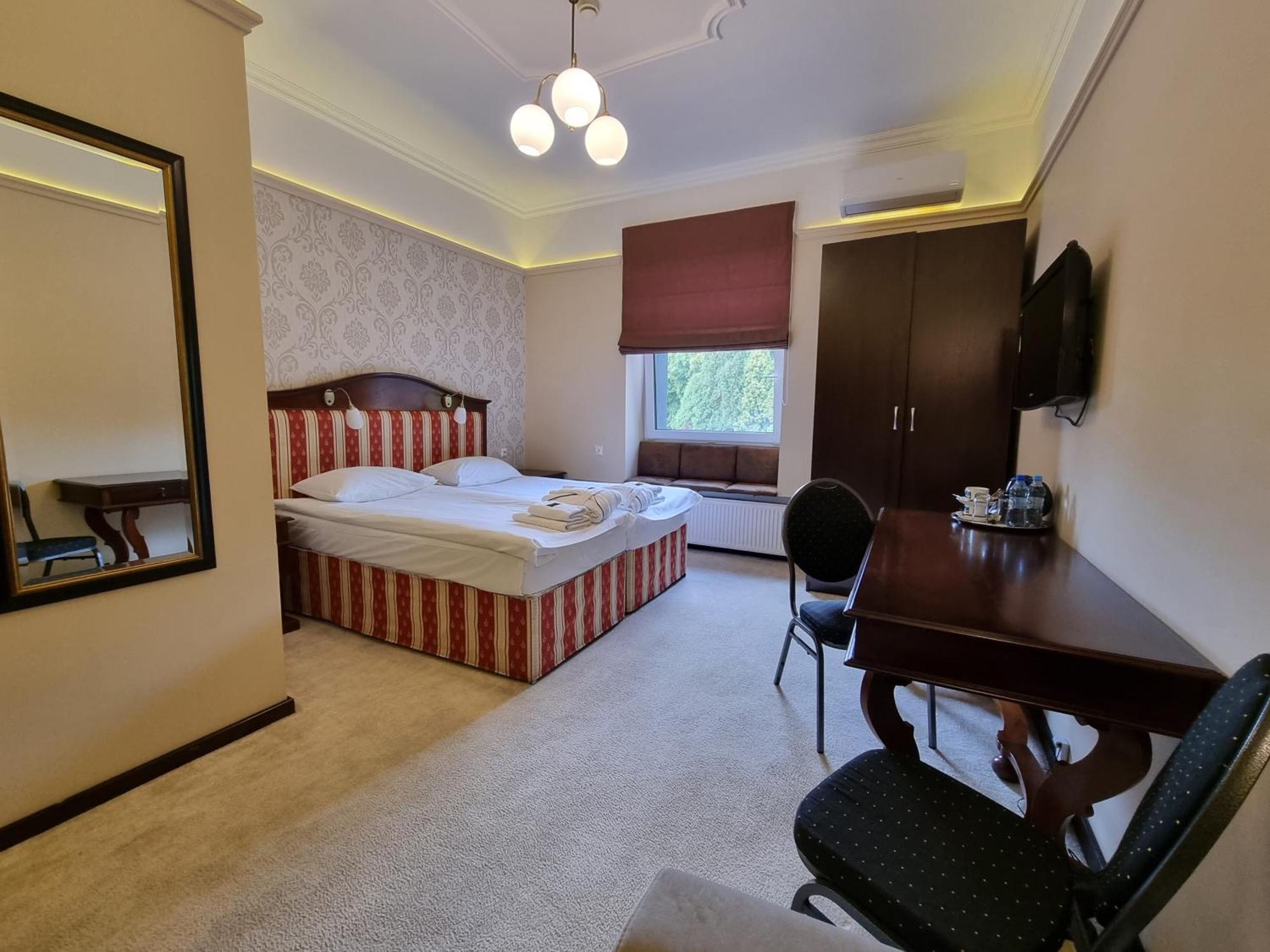 Hotel Senator Konferencje & Spa スタラホビツェ エクステリア 写真