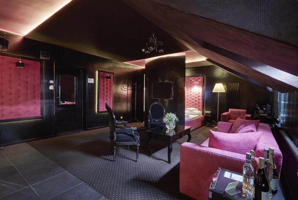 Hotel Senator Konferencje & Spa スタラホビツェ エクステリア 写真