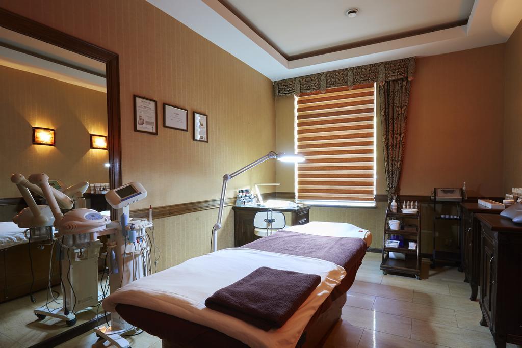 Hotel Senator Konferencje & Spa スタラホビツェ エクステリア 写真