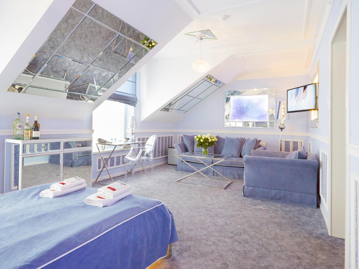 Hotel Senator Konferencje & Spa スタラホビツェ エクステリア 写真